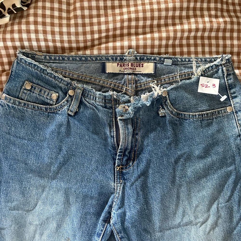 Raw hem vintage Paris blue jeans